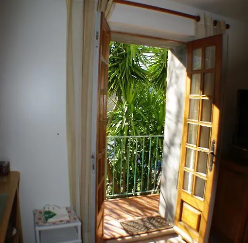 , Maison De Avec Exterieur Et Terrasse Fleurie Meuble Tourisme 3 Etoiles