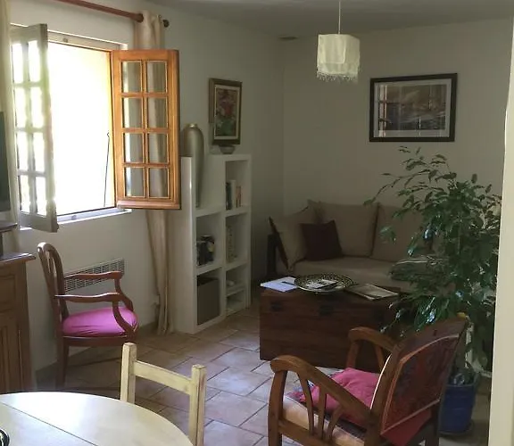 , Maison De Avec Exterieur Et Terrasse Fleurie Meuble Tourisme 3 Etoiles Tatil Evi