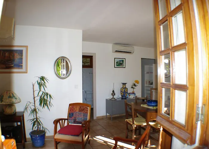 , Maison De Avec Exterieur Et Terrasse Fleurie Meuble Tourisme 3 Etoiles Tatil Evi
